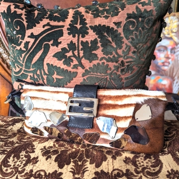 💥RARE💥💯FENDI PONY HAIR & MIRROR BAGUETTE - Picture 3 of 17